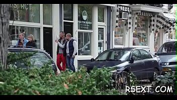 Nena Bonita Con Un Culo Sexy Se Inclina Y Chupa La Polla Con XVIDEOS