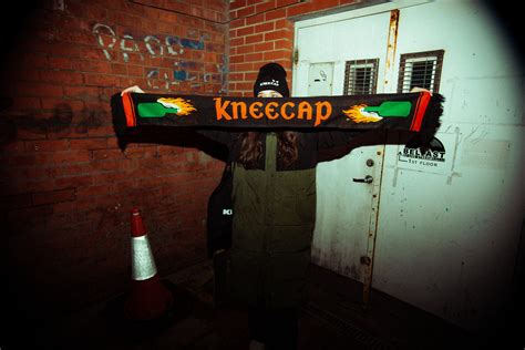 KNEECAP on Twitter: "Brand new merch: totes, hats, scarfs, tees.... All