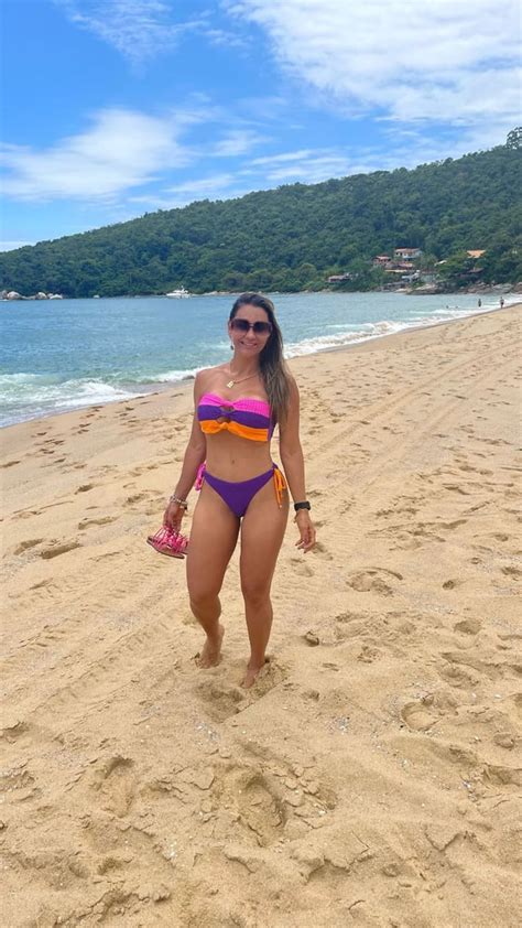 8 Hot Sexy Ana Claudia Lopes Bikini Pics