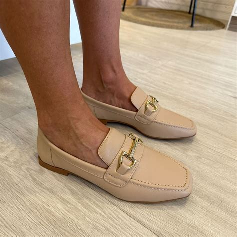 Mocassim Filó nude bridão dourado ZIZA OFICIAL