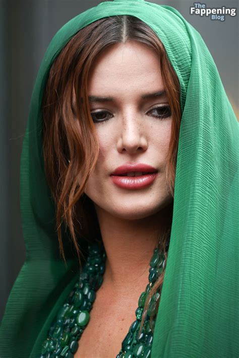 Bella Thorne Displays Her Tits At The He Stephane Rolland Haute Couture