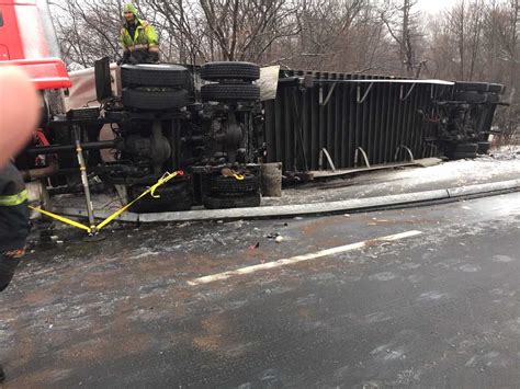 I 84 Stretch Reopens After Tractor Trailer Rollover Crash Yorktown