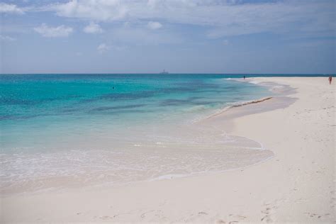 Easing Down Eagle Beach, Aruba