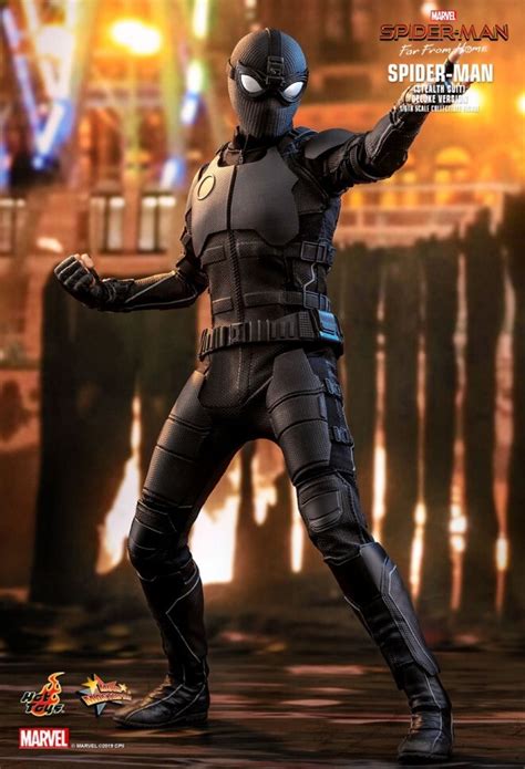 Hot Toys Spider Man Stealth Suit Scale Figure