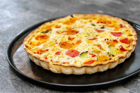 Tarte aux légumes du soleil Un plat léger qui réjouira les amateurs