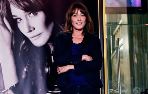 Caras Carla Bruni Partilha Rara Foto Da Filha Giulia