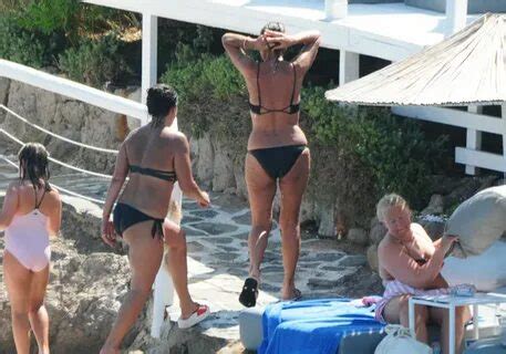 Hot Sexy Derya Tuna Bikini Pics