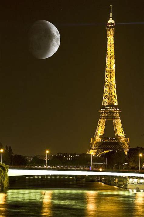 Photos Magnifiques De La Tour Eiffel Illuminée