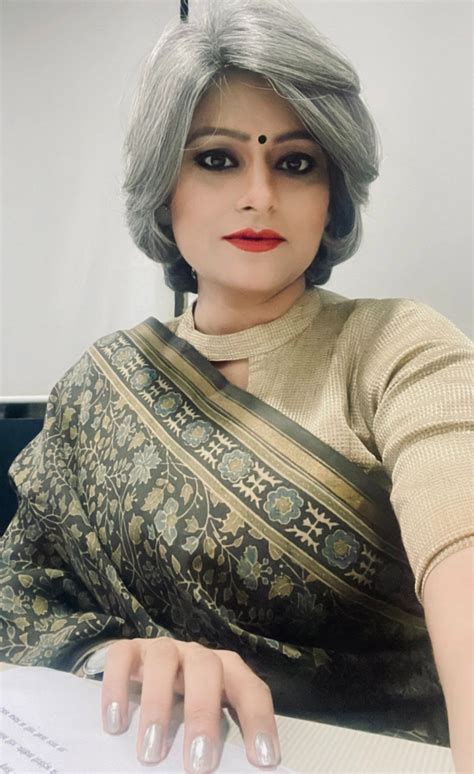 garima singh news anchor height age husband children family