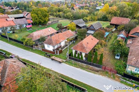 Casa Din Lemn Cu Aproape Mp In Localitatea Lutoasa Jud