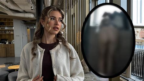 Zangeres Roxy Dekker Showt Lichaam In Kleine Bikini Escalatie