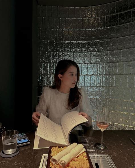 Nga Anh hot girl đang hẹn hò với chồng cũ Mai Ngọc Kém bạn trai thiếu gia 8 tuổi vào top 10