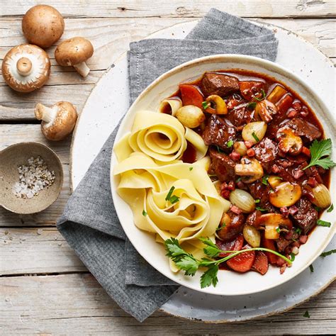 Geschmortes Rindergulasch Mit Champignons Und Perlzwiebeln ALDI