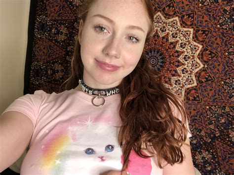 Arietta Adams - Cute Selfie | Scrolller