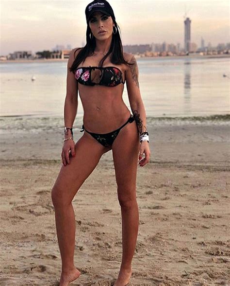 9 Hot Sexy Guendalina Tavassi Bikini Pics