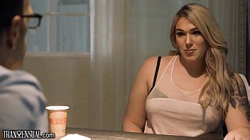 Curvy Trans Babe Fucks Her Xnxx