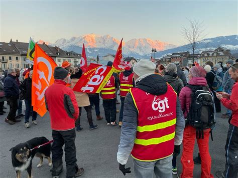 En direct Grèves et manifs en Pays de Savoie plus de 10 000