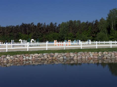 LARGO Sp. z o.o. – Stajnia – Pensjonat – Klub Sportowy