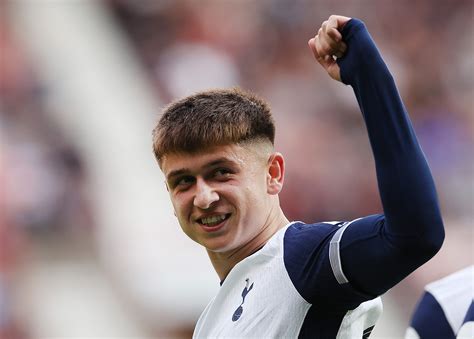 Spurs tie down teenage sensation Mikey Moore to new contract – White