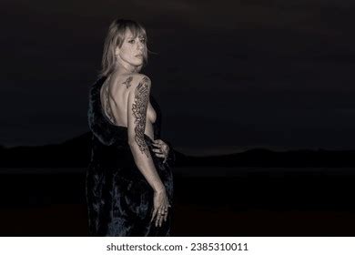 Thousand Naked Woman Tattoo Royalty Free Images Stock Photos Pictures Shutterstock
