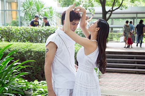 Con Trai Tim Tr Ng Qu Nh Anh Ng Y U Nh Hot Boy H N Ng I Sao