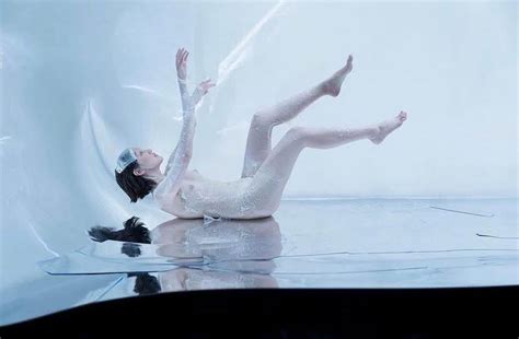 Liên tục bị soi lại ảnh nude cũ Hải Tú Vợ yêu của Sơn Tùng b ực m ình Sao không viết bài về