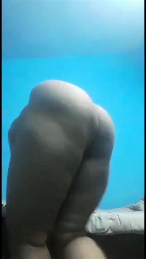 Desi Bhabhi Showing Big Ass