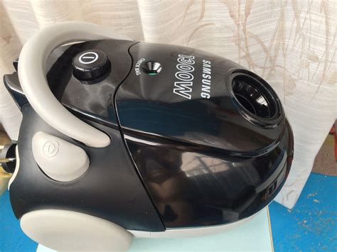 Пылесос Samsung VC-5853 nou - 1000 lei.