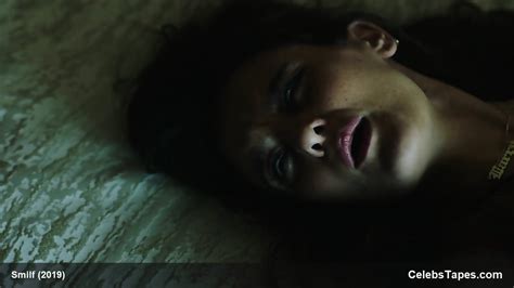 Frankie Shaw Nude Topless In The Tub