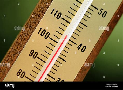 Thermometer showing over 40 degrees Celsius Stock Photo - Alamy