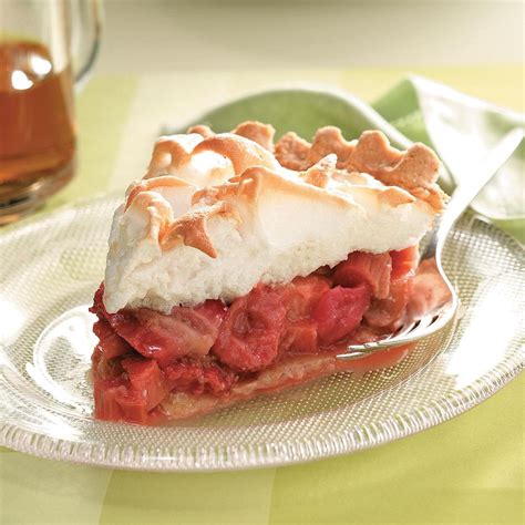 Strawberry-Rhubarb Meringue Pie Recipe: How to Make It