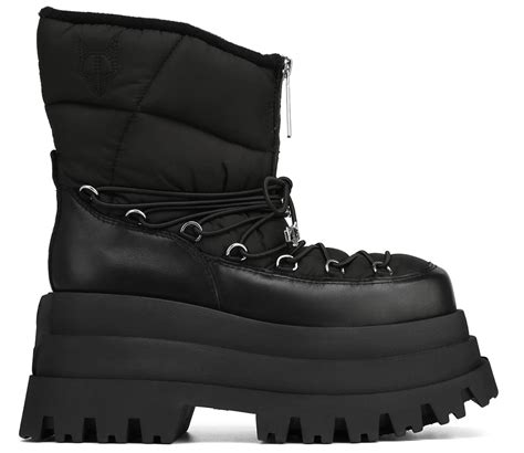 Giày Naked Wolfe Boost BEYOND BLACK Jordan