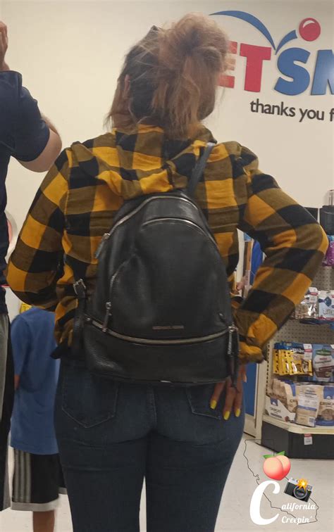 Cute Latina MILF In Tight Jeans Tight Jeans Forum