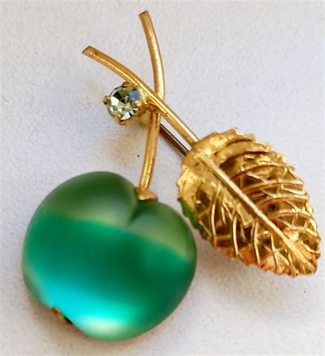 Австрийские броши фрукты, которые покорили весь мир. Даже броши ...