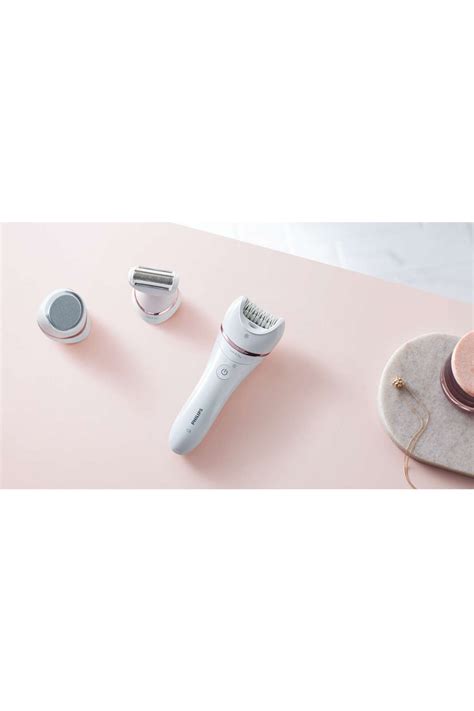 Епилатор за използване на мокро и сухо Philips Series 8000 BRE730/10 ...