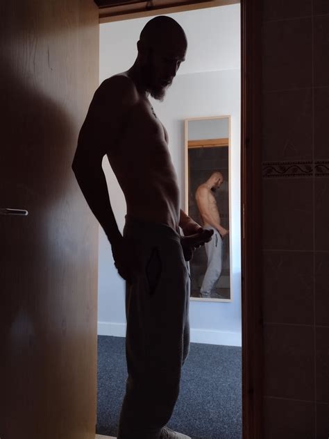 Posing Nude In Doorway 23 Pics XHamster