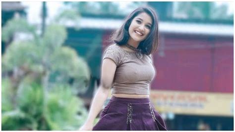 CELEBRITY PICS Anikha Surendran Hot Boobs