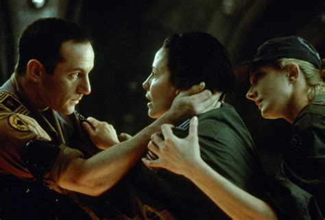 Фото: Сквозь горизонт / Кадр из фильма «Сквозь горизонт» (1997) #2600107