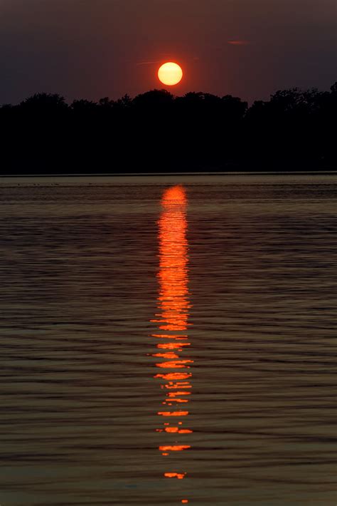 Smokey Sunset A Smokey Sunset Over The Fox River At De P Flickr