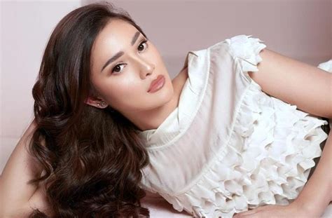 Potret Devina Kirana Model Cantik Yang Diduga Jadi Selingkuhan