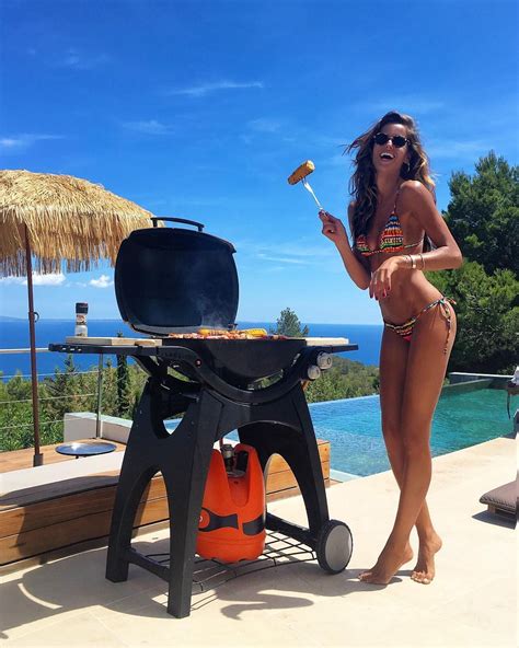 Top Da Victoria S Secret Izabel Goulart Exibe Corpo Em Forma S De Lingerie Gq Musa