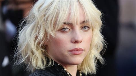 The Sad Reason Behind Billie Eilishs Blonde Hair My Imperfect Life