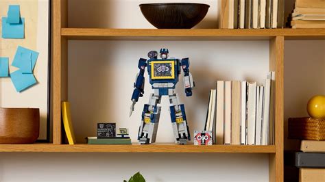 LEGO Icons 10358 Transformers: Soundwave officially unveiled