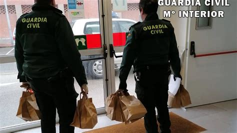 La Guardia Civil Reparte Medicamentos Y Material Sanitario En Asturias