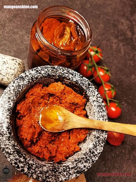 Tapenade de tomates séchées aux anchois aux câpres aux pignons