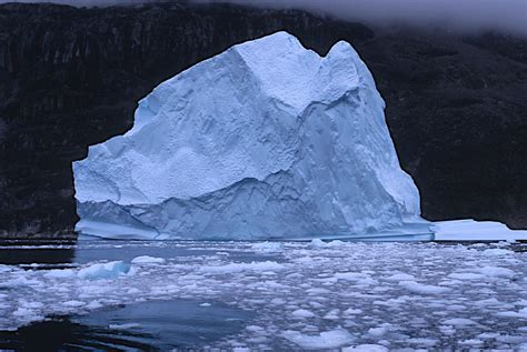 142 Grounded Icebergs At Bojrnoer East Greenland 2003 Flickr