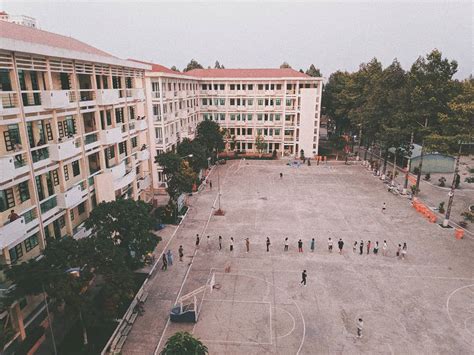 Hot girl Hải Tú bay gấp từ Pháp về Việt Nam Về nước trong tình cảnh này là mạo hiểm nhưng thật