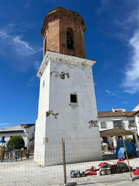 Iniciada la reparación y pintura de la Torre del Campanario del Paseo