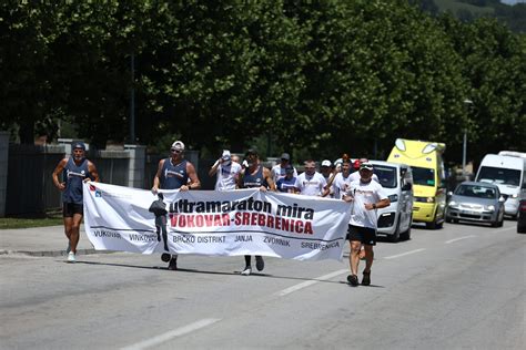 Ultramaratonci iz Vukovara stigli u Potočare Krećemo iz doline križeva