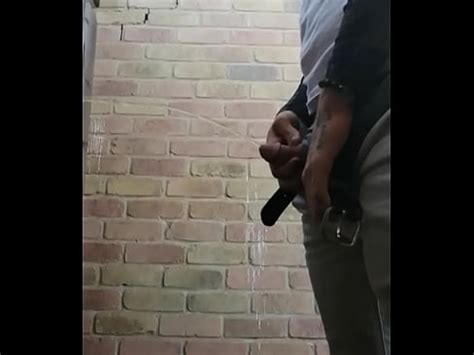 Teen Pissing Slo Motion In The Cold XVIDEOS